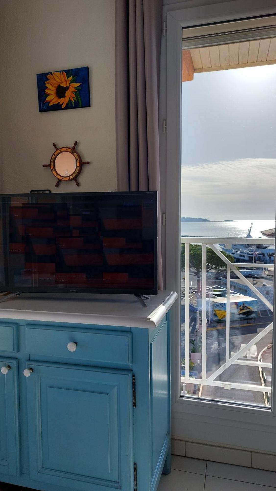Boutique Apartment Hirondelle Port เฟรฌูส ภายนอก รูปภาพ