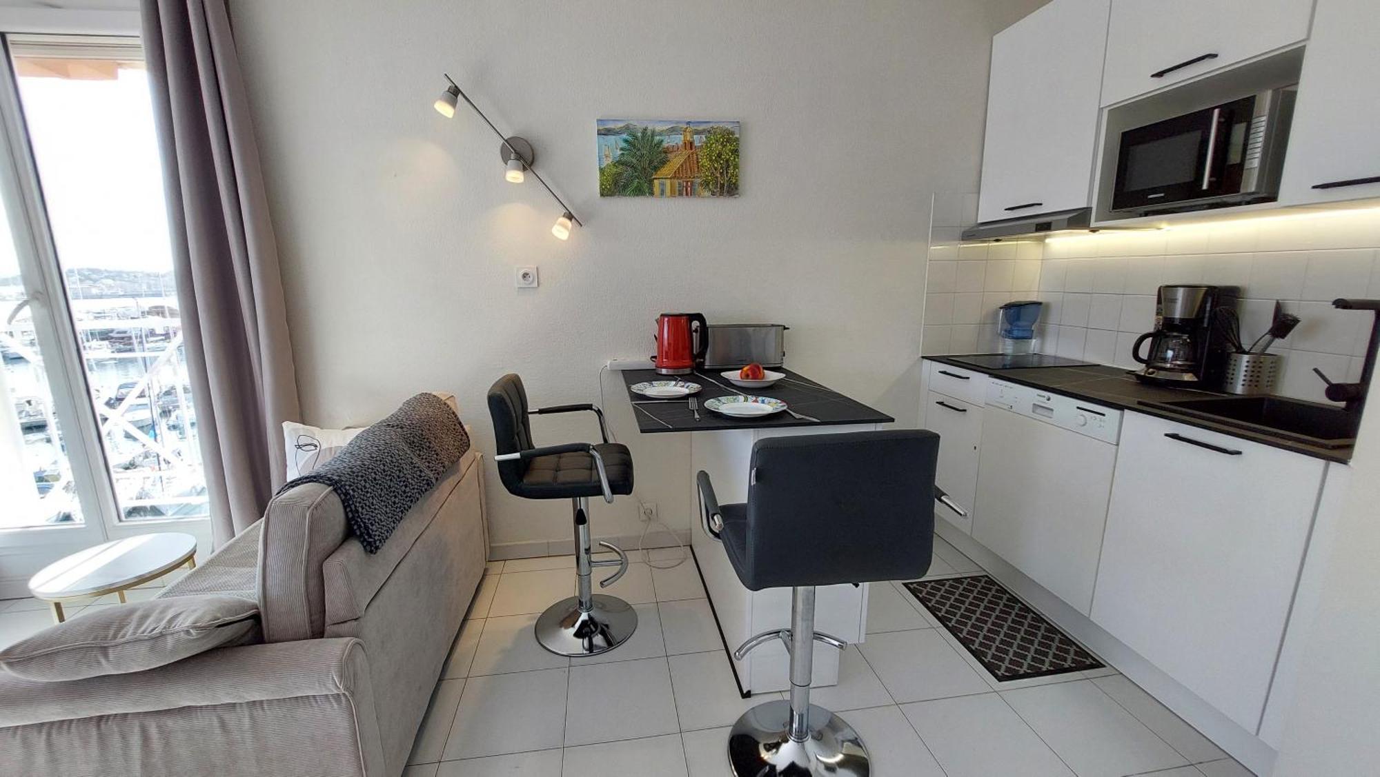 Boutique Apartment Hirondelle Port เฟรฌูส ภายนอก รูปภาพ